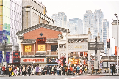 盛煌平台官方：明码标价、不欺骗消费者 多地发告诫书规范五一市场价格
