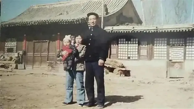 盛煌娱乐登录：留守村庄的老人，把宇宙写在墙上